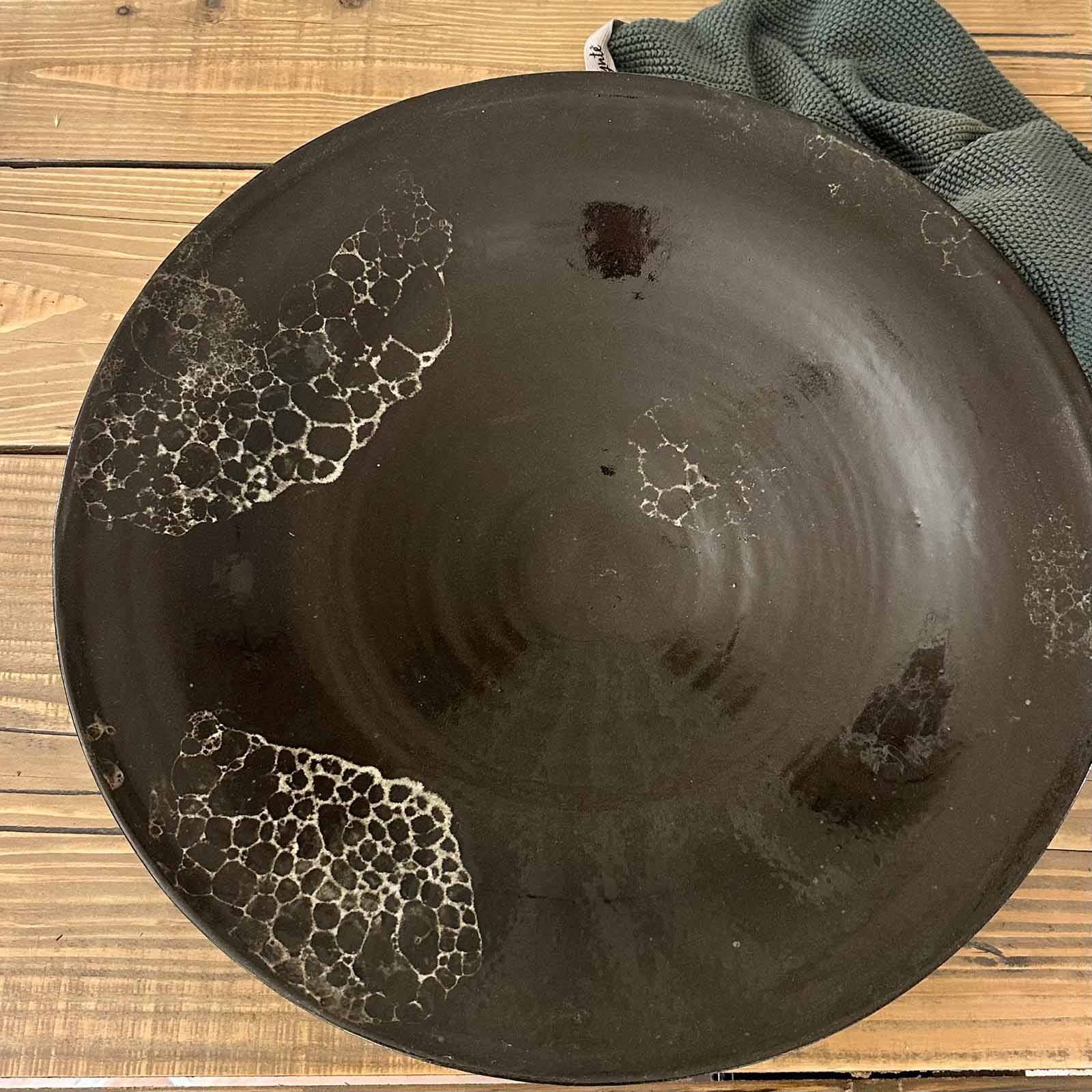 Schwarze Schale XXL mit weißem Schlangenhautmotiv