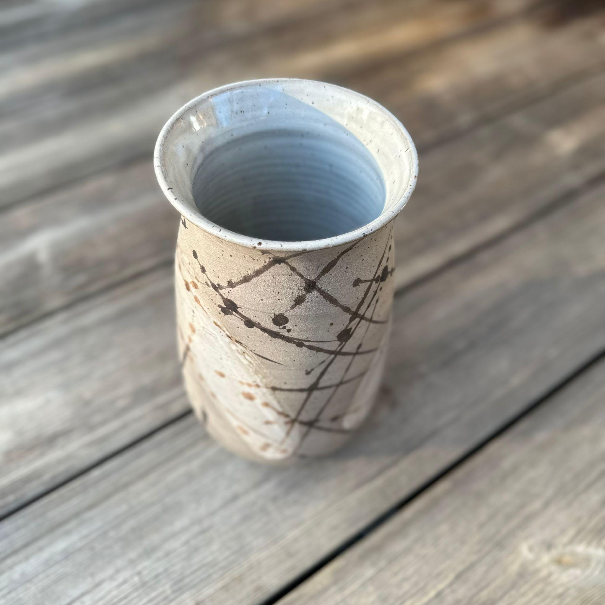 Keramikvase, grau mit weiß und schwarzer Glasur, 2l