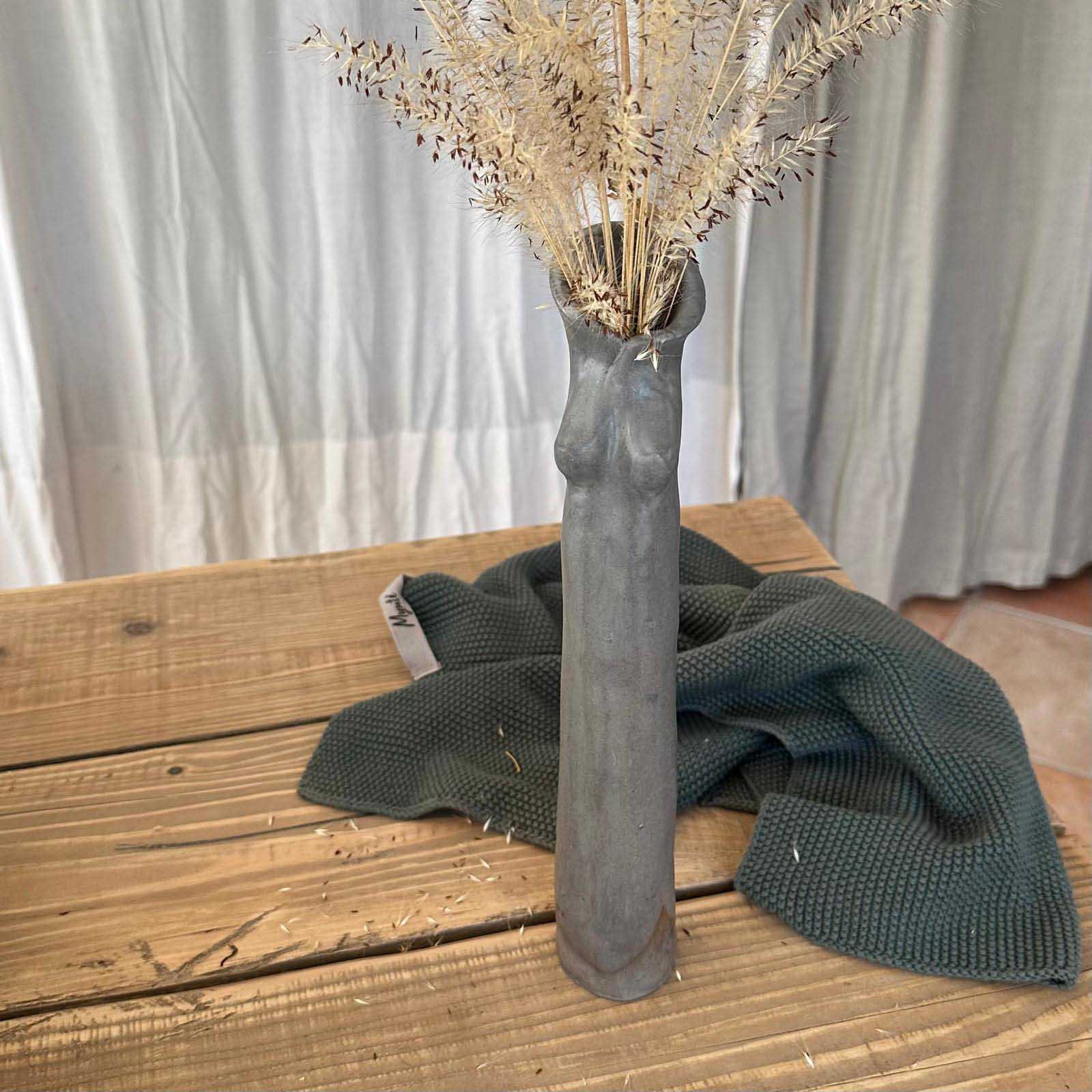 AREIA Natural Keramikvase in Frauengestalt