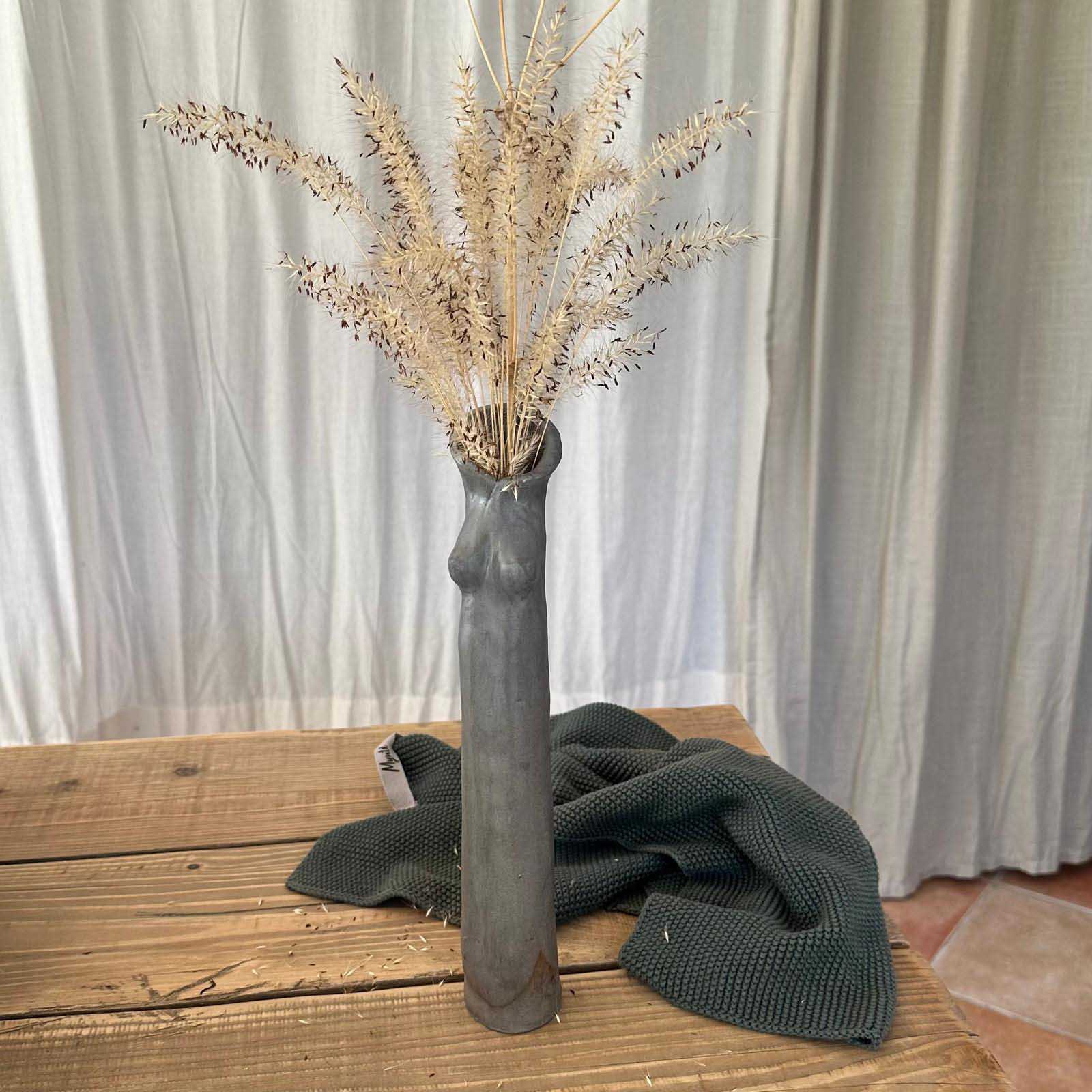 AREIA Natural Keramikvase in Frauengestalt