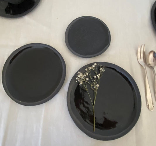 Teller (klein) zur Serie Jolo schwarz, schwarze Glasur, glänzend, Durchmesser 17 cm