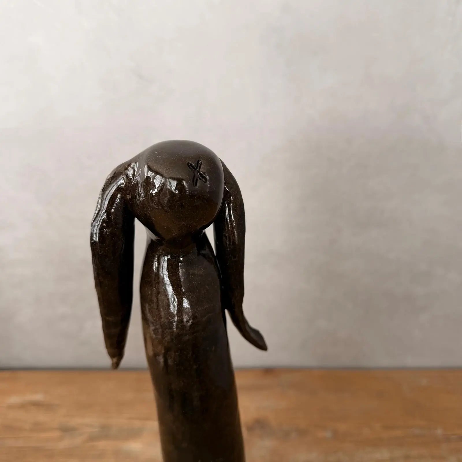 Keramik Hase handgemachte Osterdeko aus Steinzeug