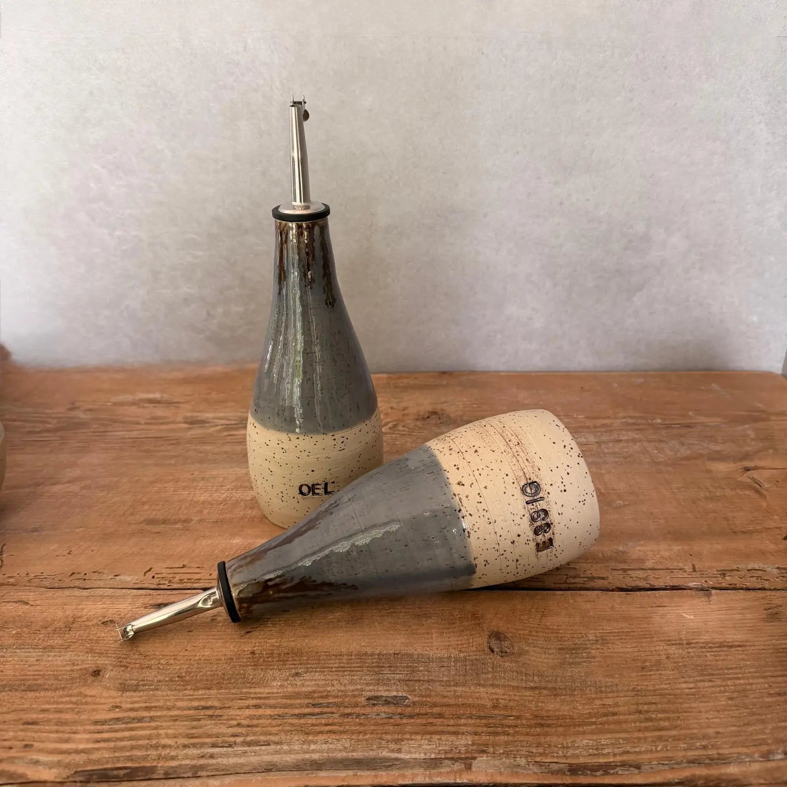 Keramik Öl- und Essigspender BOHEMIAN Blue, eine Flasche liegend