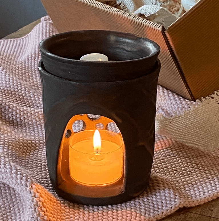 Duftlampe aus Keramik, Aromalampe mit Duftmelts, beige und matt