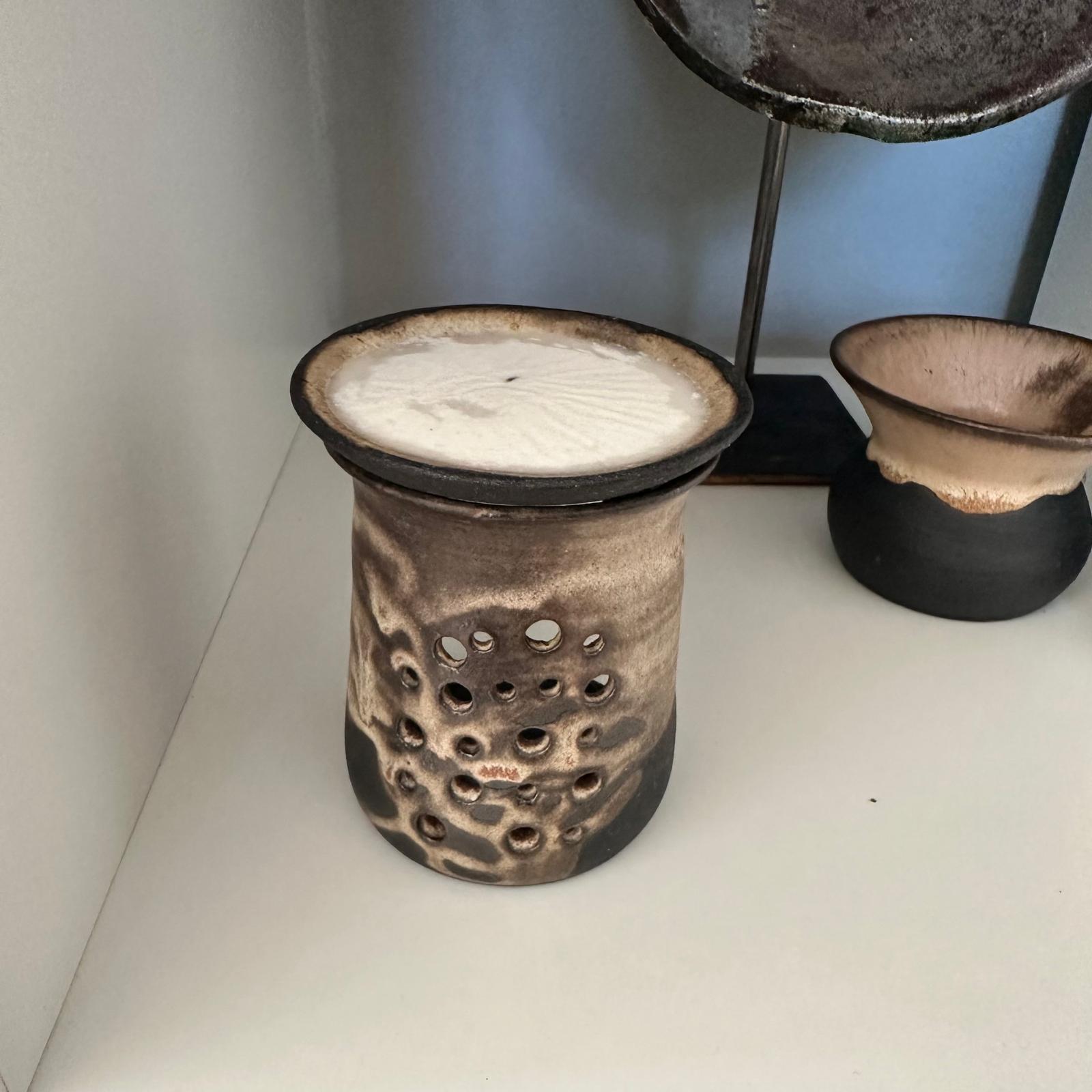 Duftlampe Schwarz, beige glasiert - Windlicht mit separater Duftschale, von oben