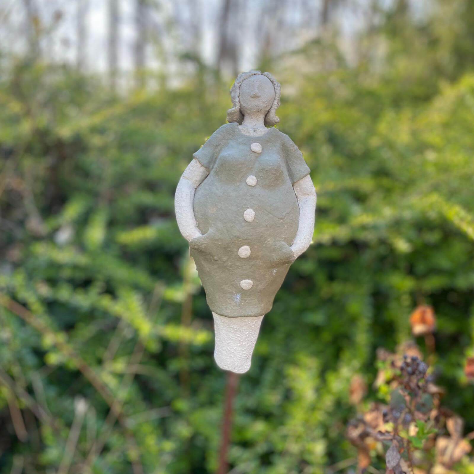 Badedame, grünes Kleid, Gartenfigur - FRANZARTKERAMIK