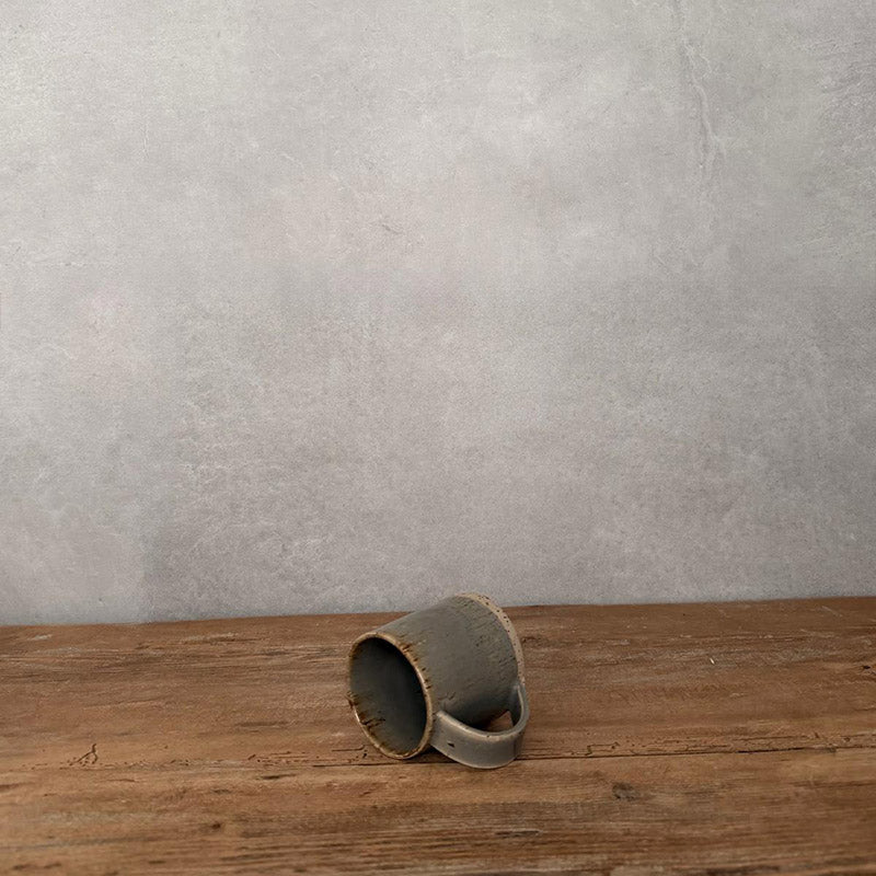 Becher aus Keramik mit Henkel in BOHEMIAN Grey von FRANZART Keramik
