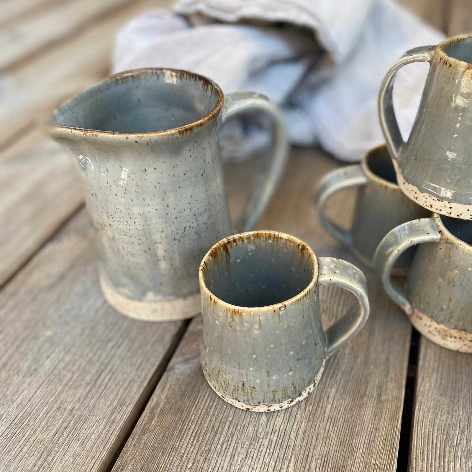 Keramikkrug und Henkelbecher in BOHEMIAN Grey von FRANZART Keramik