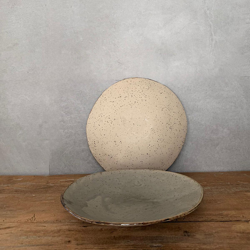 Vorder- und Rückseite von Pastaschale aus Keramik, BOHEMIAN Grey Serie