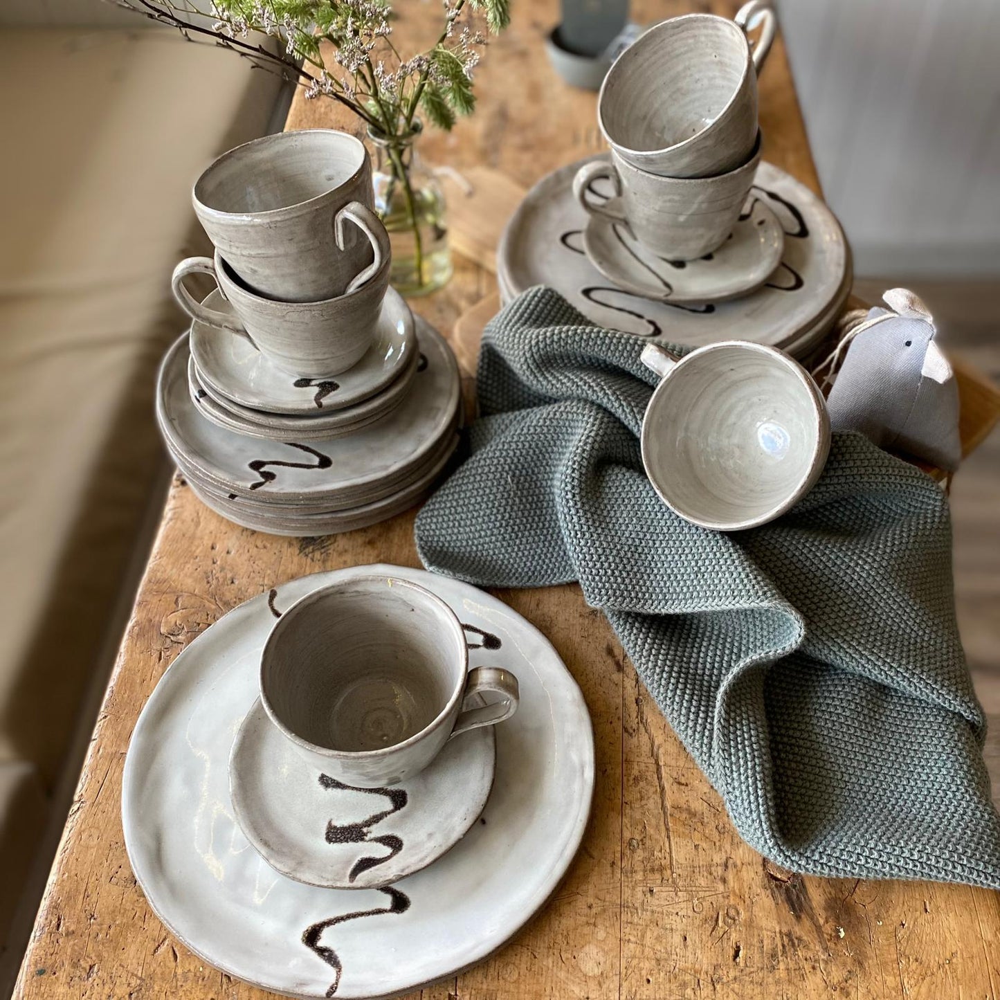 Keramikgeschirr, Jolo schwarz/weiß, Geschirrset, Tasse, Untertasse, Dessertteller