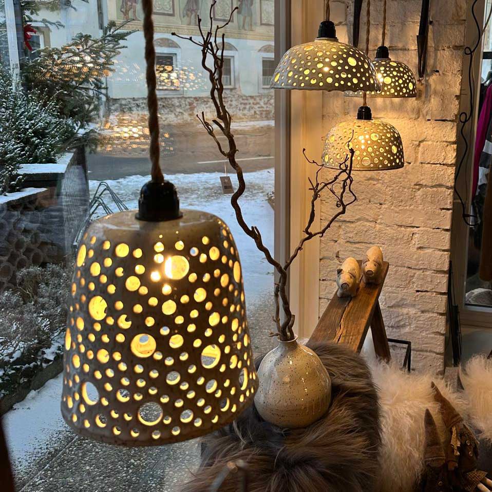 BOHEMIAN White Loch-Lampe, hohe Keramik-Pendelleuchte - FRANZARTKERAMIK