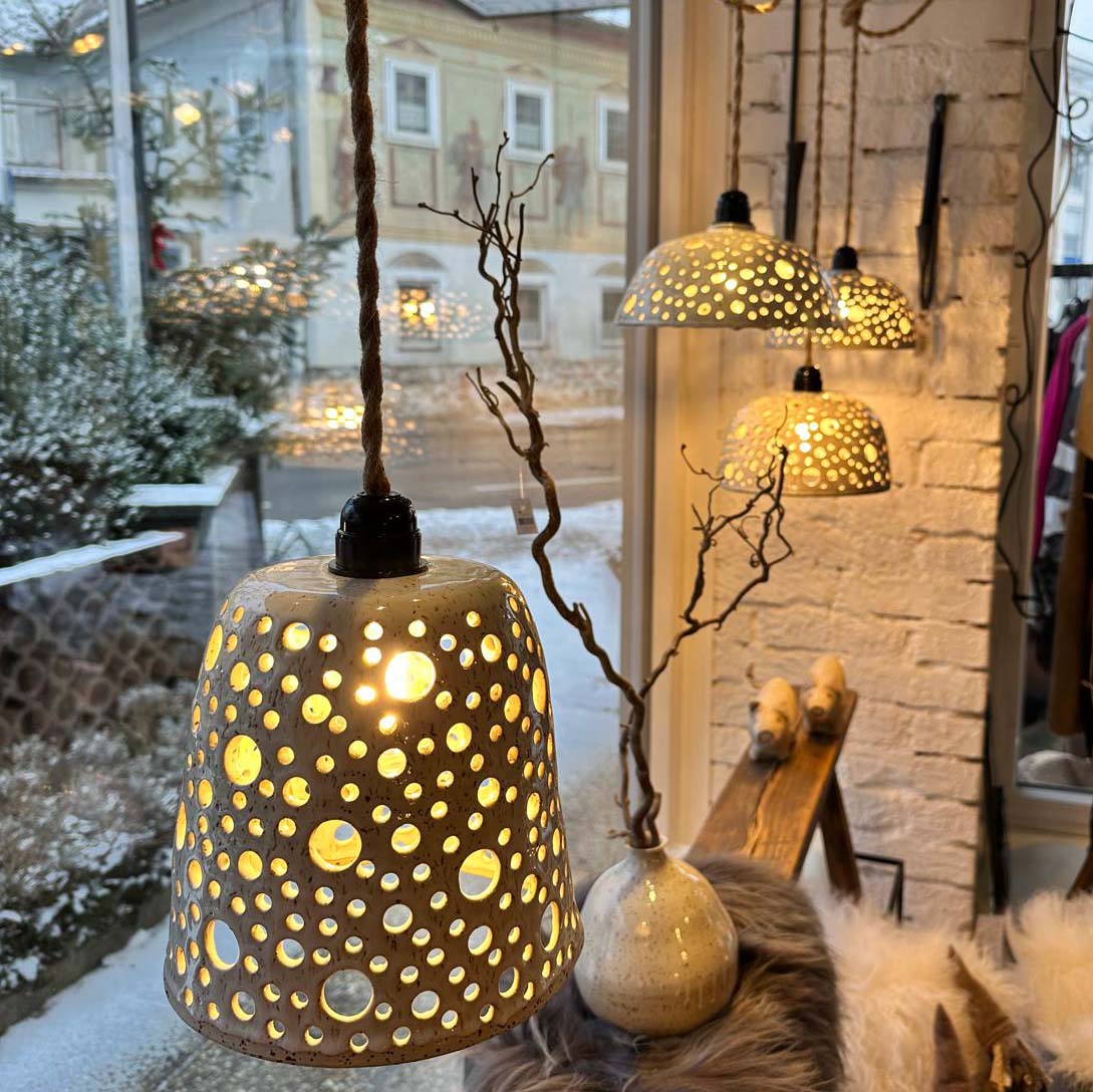 Keramiklampe mit Löchern - Hängelampe Deckenleuchte Pendelleuchte - FRANZARTKERAMIK