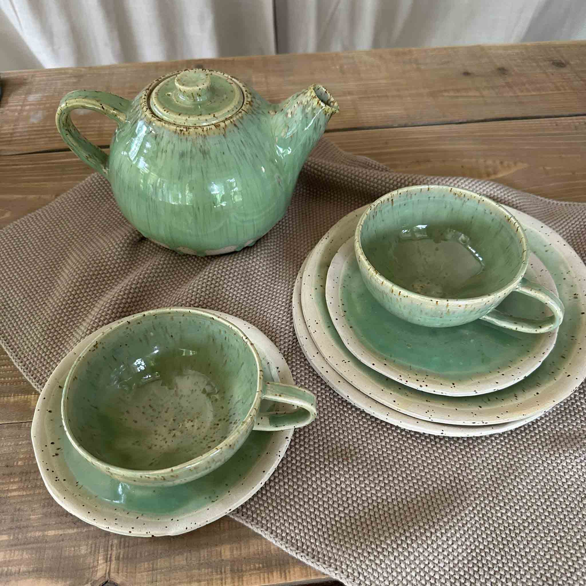 Keramik Tee Geschirr Set für 2 Personen bestehend aus Kanne, Teetasse mit Untertasse und 2 Dessertteller