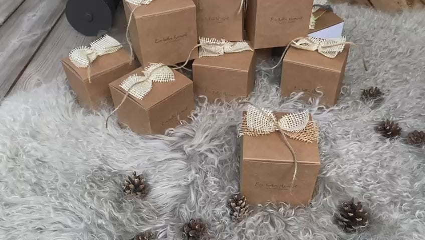 Duftkerzen in Pappschachtel verpackt