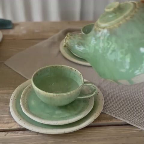 Keramik Tee Geschirr Set für 2 Personen bestehend aus Kanne, Teetasse mit Untertasse und 2 Dessertteller