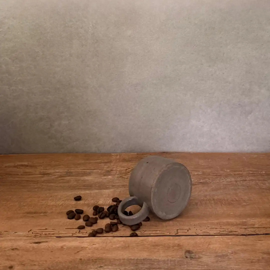 AREIA Natural – Handgetöpferter Keramikbecher, 3 Größen