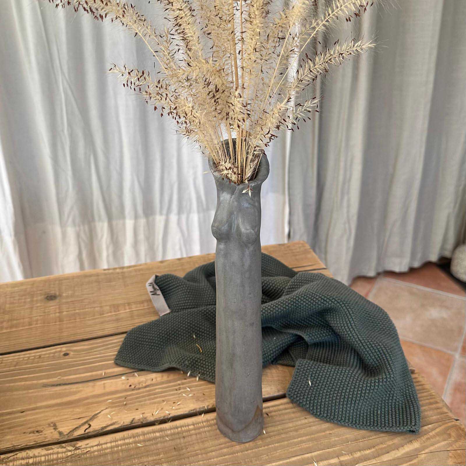 AREIA Natural Keramikvase in Frauengestalt