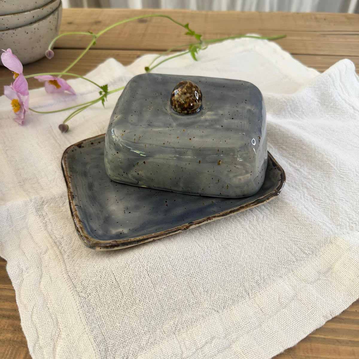 Blaue, eckige Keramik Butterdose, Bohemian Blue
