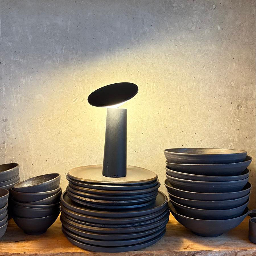 AREIA negra, schwarzbraunes Geschirr mit matter Oberfläche