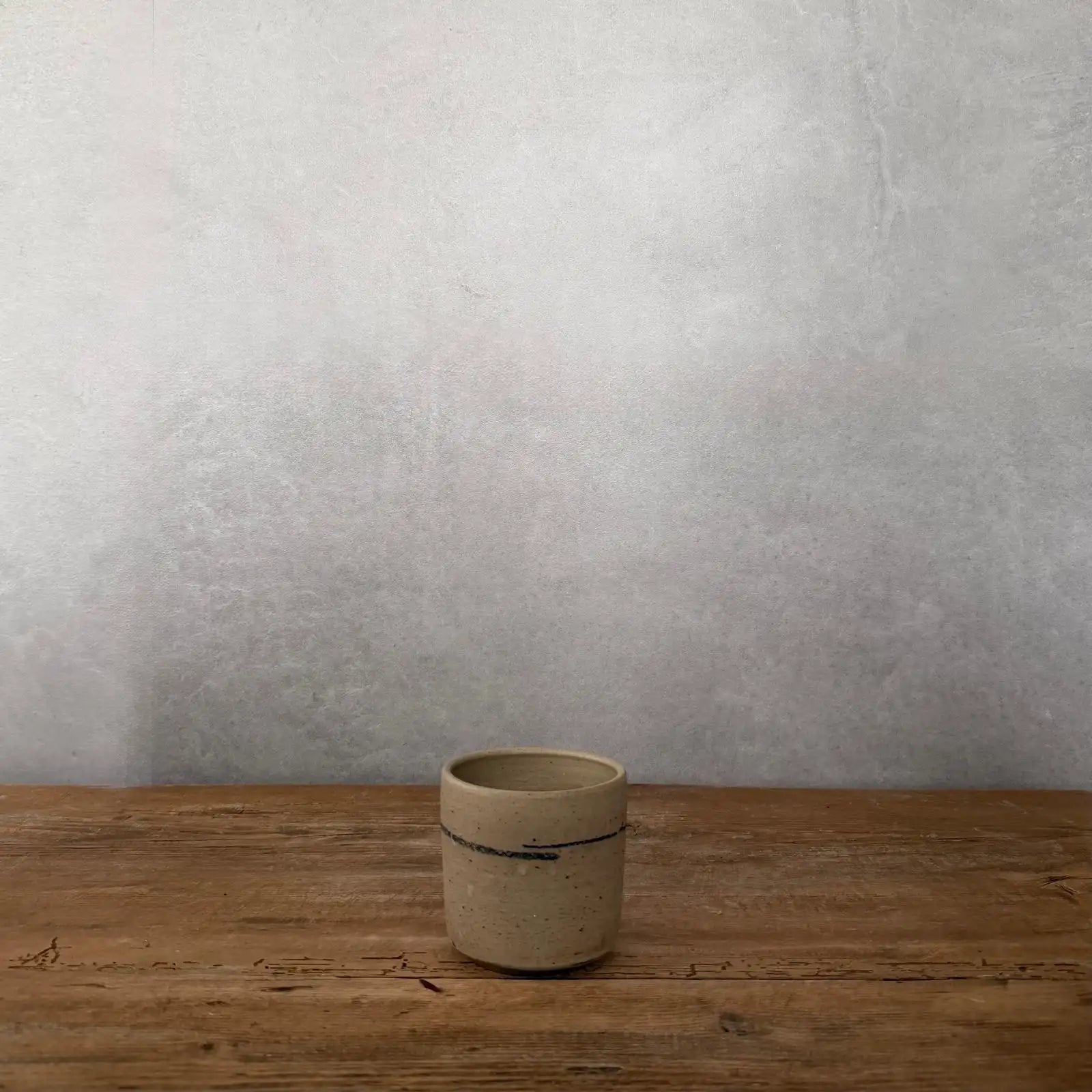 Cappuccinobecher mit Streifen AREIA Branca - FRANZARTKERAMIK 