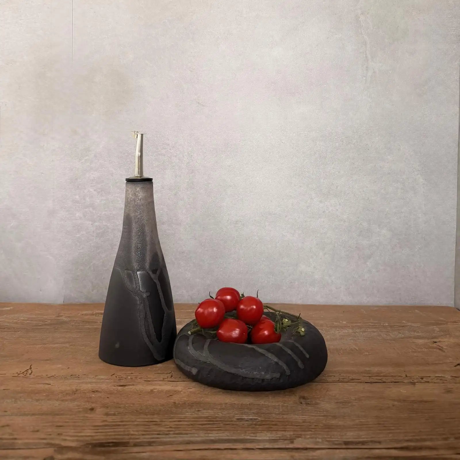 Ölspender und Schale AREIA Negra - FRANZARTKERAMIK 