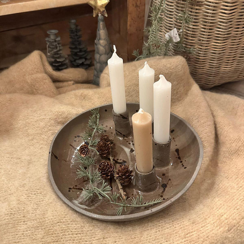 FRANZART Adventsschale Keramik in Naturtönen, dekoriert mit Tannengrün und Zapfen als Weihnachtsdeko