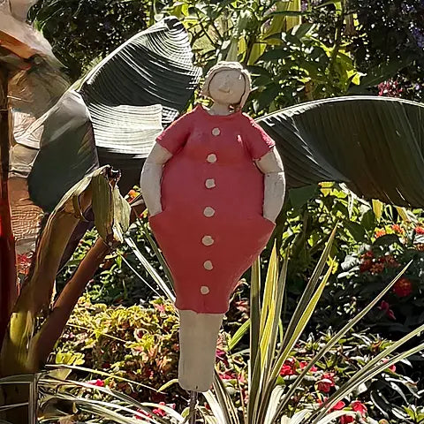 Badedame, rotes Kleid, Gartenfigur - FRANZARTKERAMIK