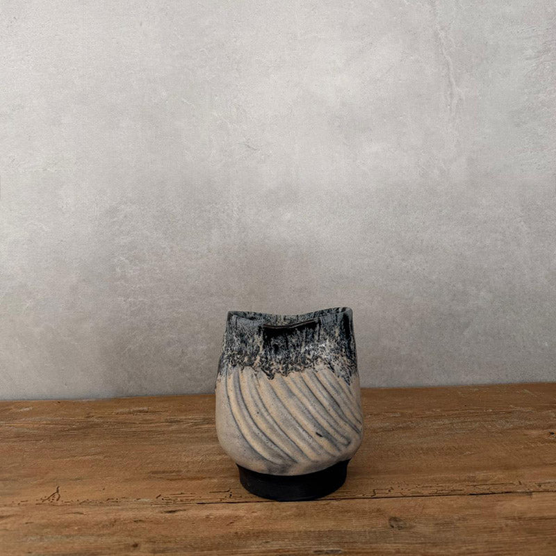 Vorderansicht Keramikvase schwarz/weiß/blau - FRANZARTKERAMIK