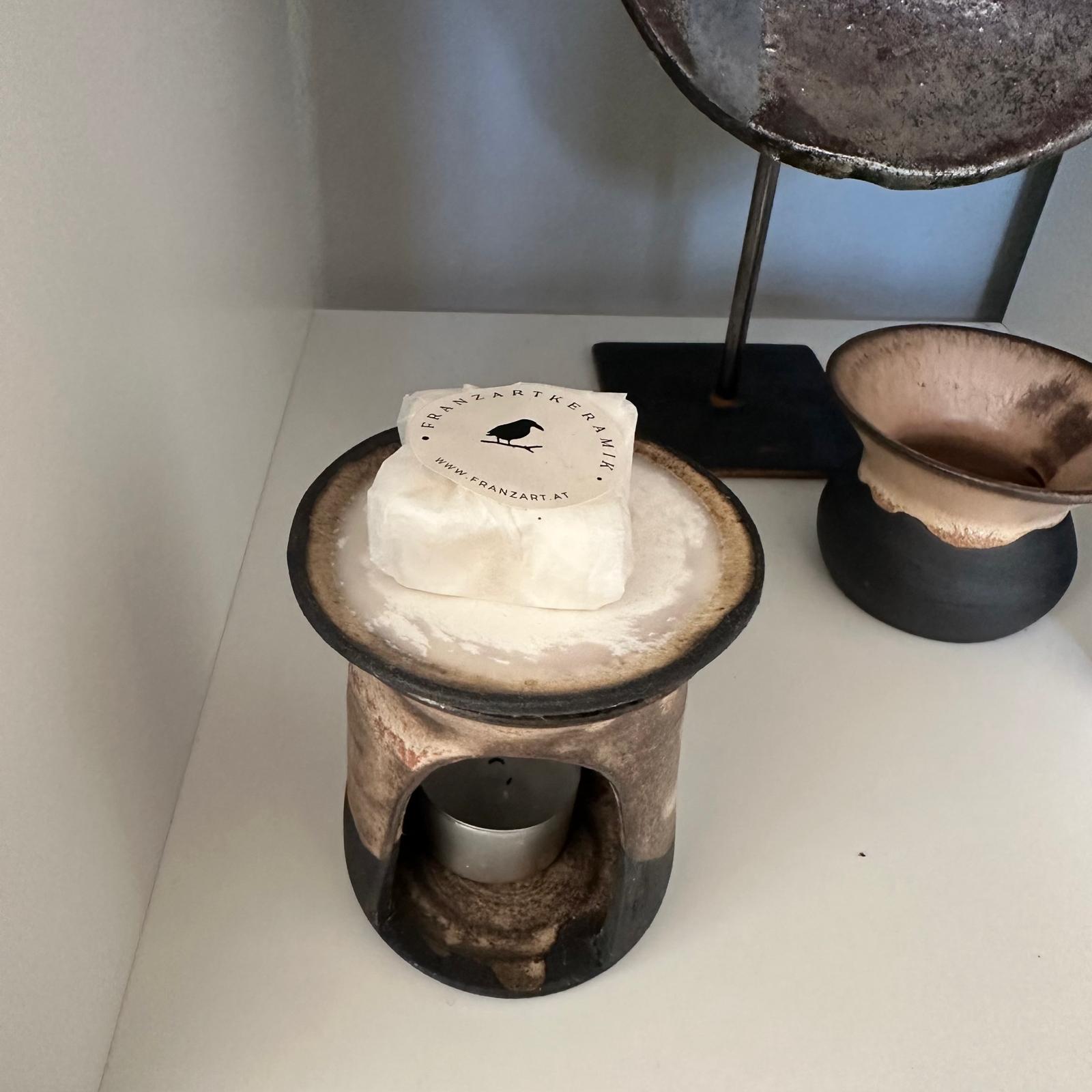 Duftlampe Schwarz, beige glasiert - Windlicht mit separater Duftschale, von oben