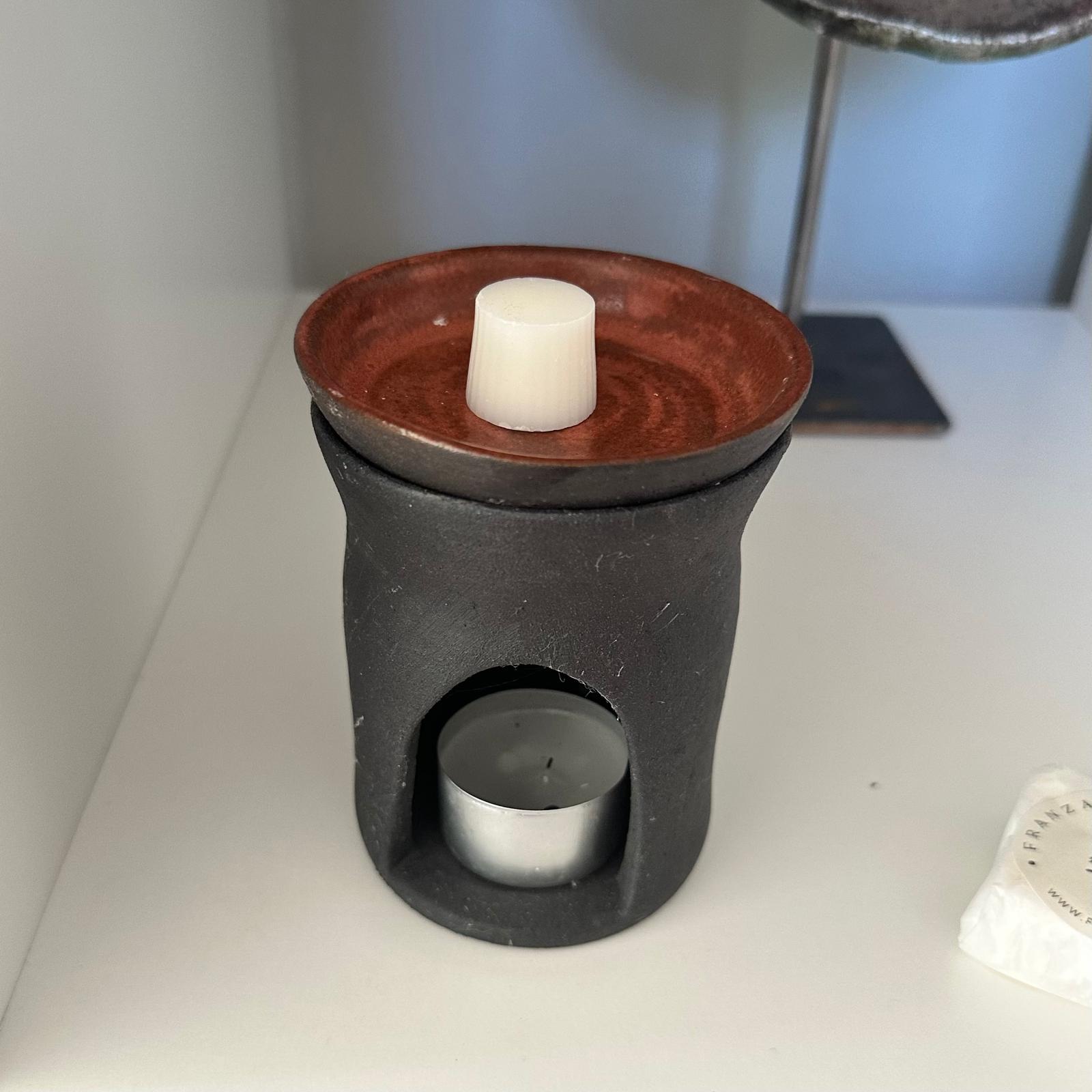 Duftlampe Schwarz - Windlicht mit separater Duftschale in rot, von oben, mit Duftmelt