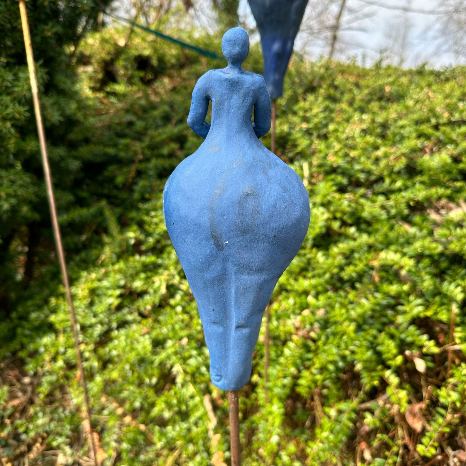 Blau-matte Gartenfiguren, Lustige Weiber, Keramikfigur