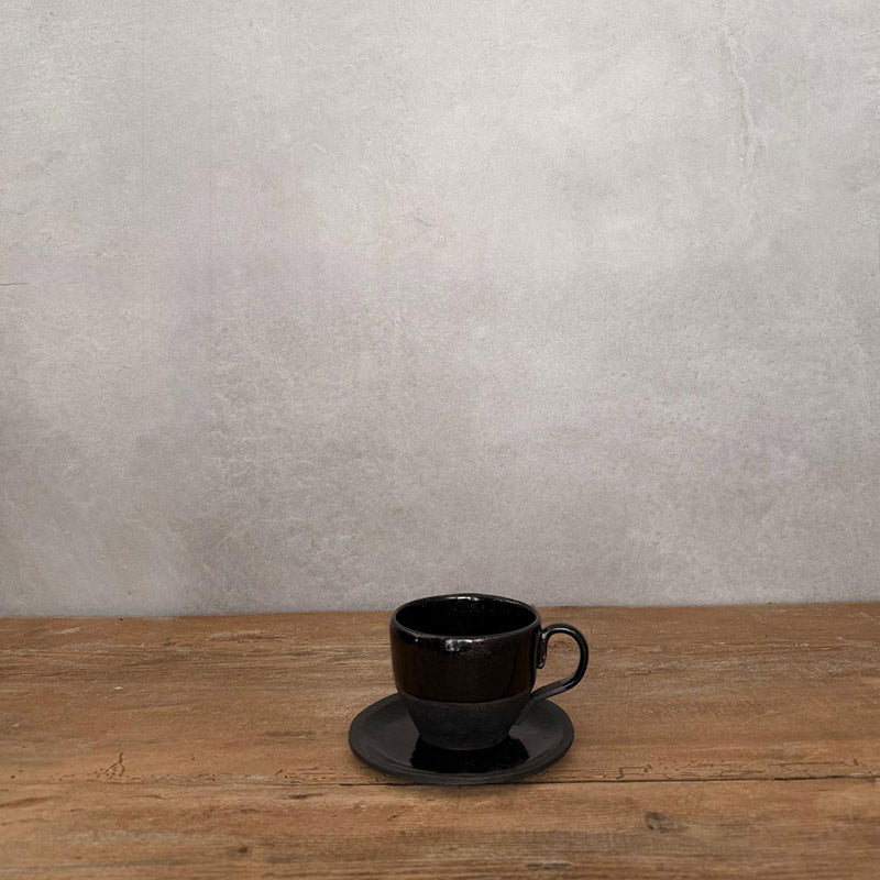 Keramikset JOLO schwarz, Tasse auf Miniteller