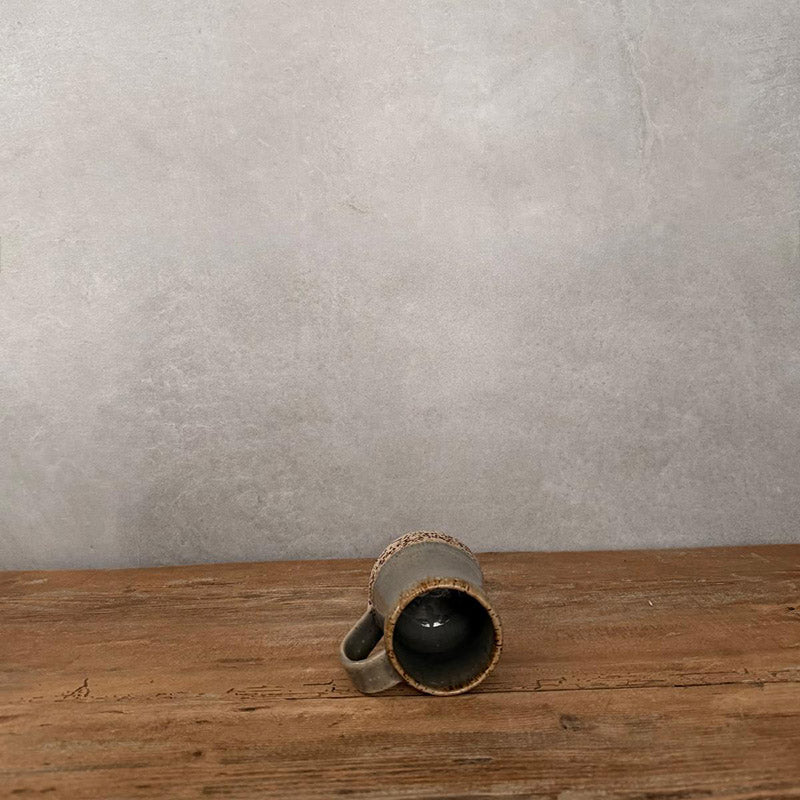 Liegender Keramikbecher mit Henkel in BOHEMIAN Grey von FRANZART Keramik 