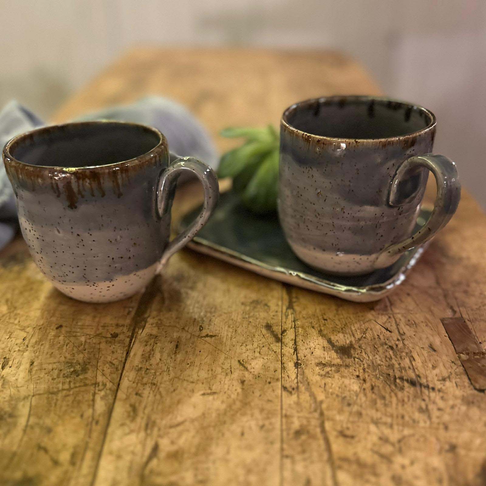 Keramiktasse XXL mit Henkel, Blau mit braunem Rand