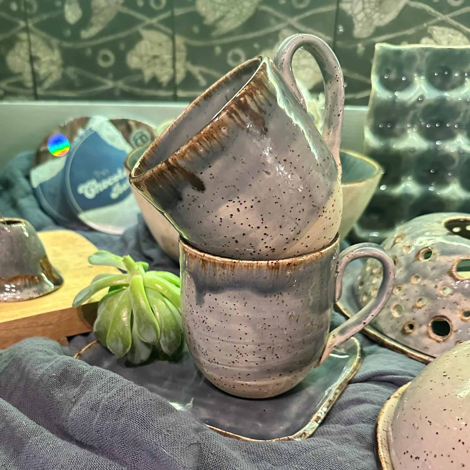 Keramiktasse XXL mit Henkel, Blau mit braunem Rand