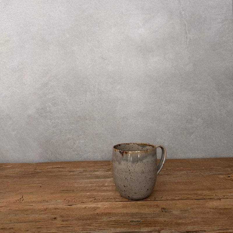 Henkeltasse, Fassungsvermögen 350 ml, grau mit braunem Rand