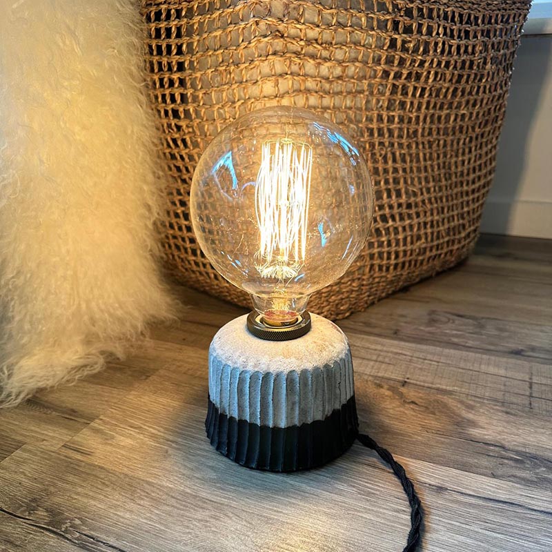 Keramik Tischlampe handgemacht - zweifarbiges Steinzeug mit Textilkabel