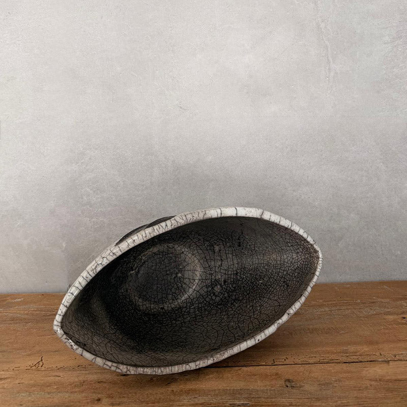 Raku-Vase, Unikat in Weiß mit schwarzem Rauchdekor - FRANZARTKERAMIK