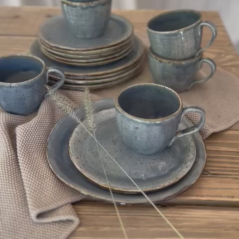 Bohemian Blue, Kaffeegeschirr. Tassen, Untertassen und Dessertteller. Video